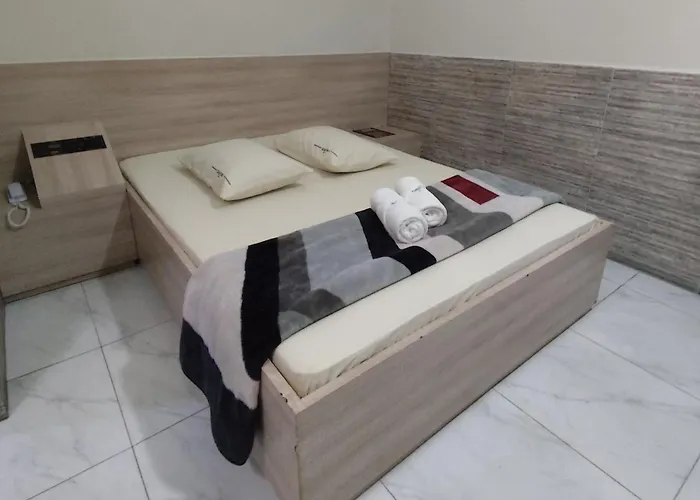 Hotel Caliente